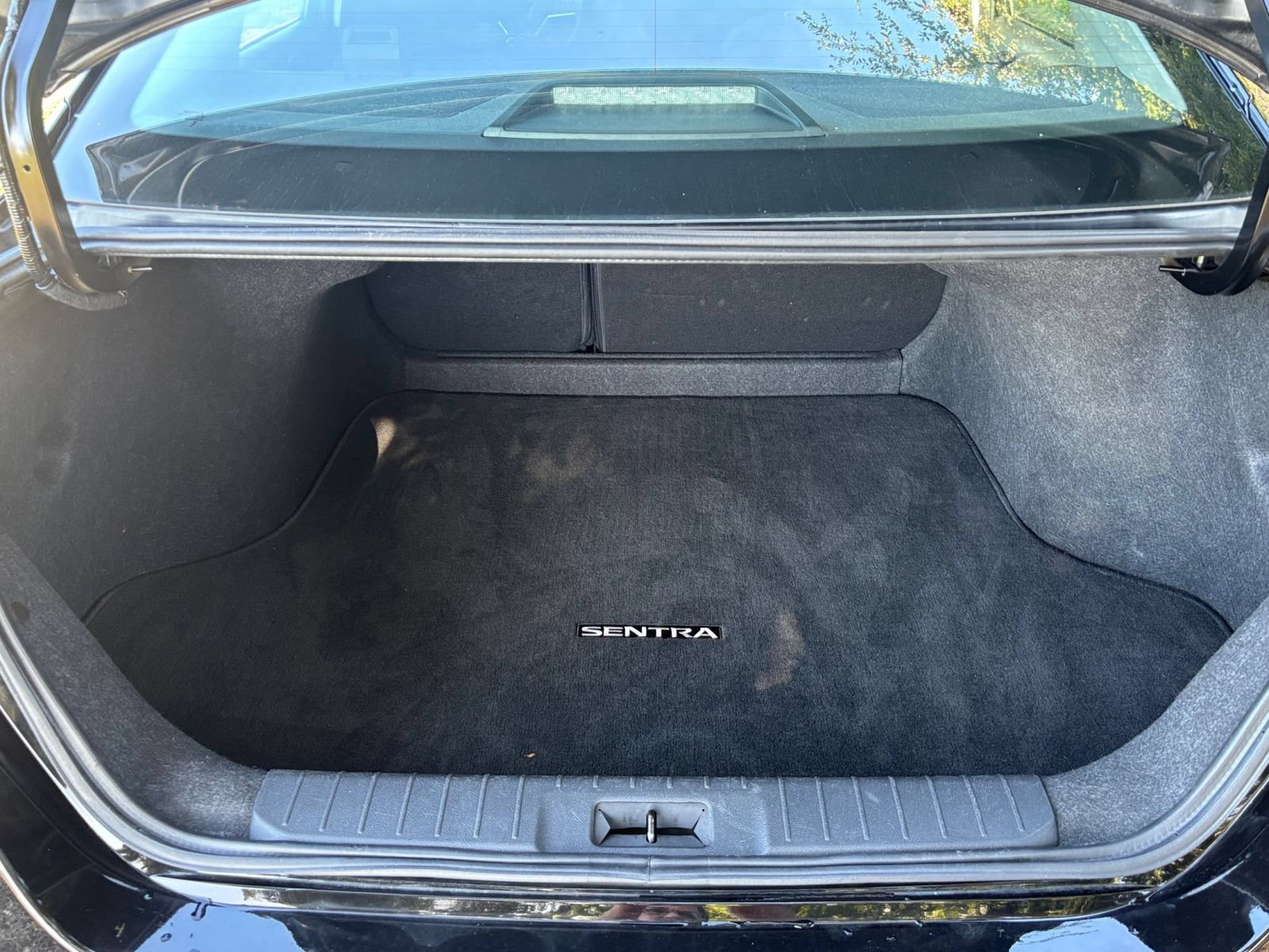 Used 2025 Nissan Sentra SV FWD image 28