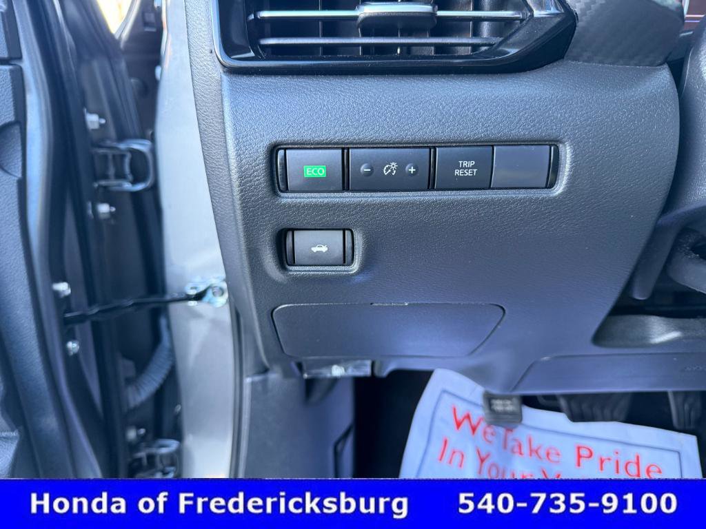 Used 2023 Nissan Sentra SR w/ SR Premium Package image 36