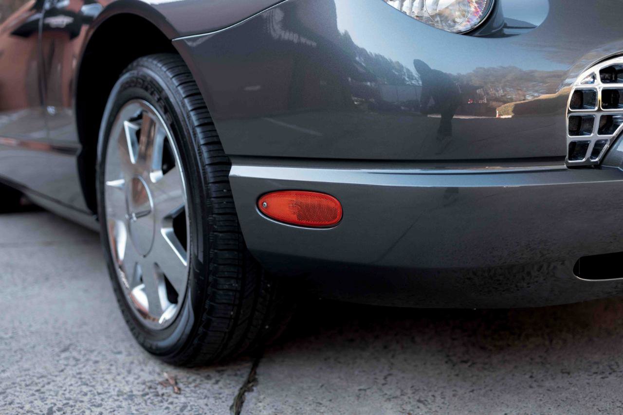 Used 2003 Ford Thunderbird Deluxe image 21