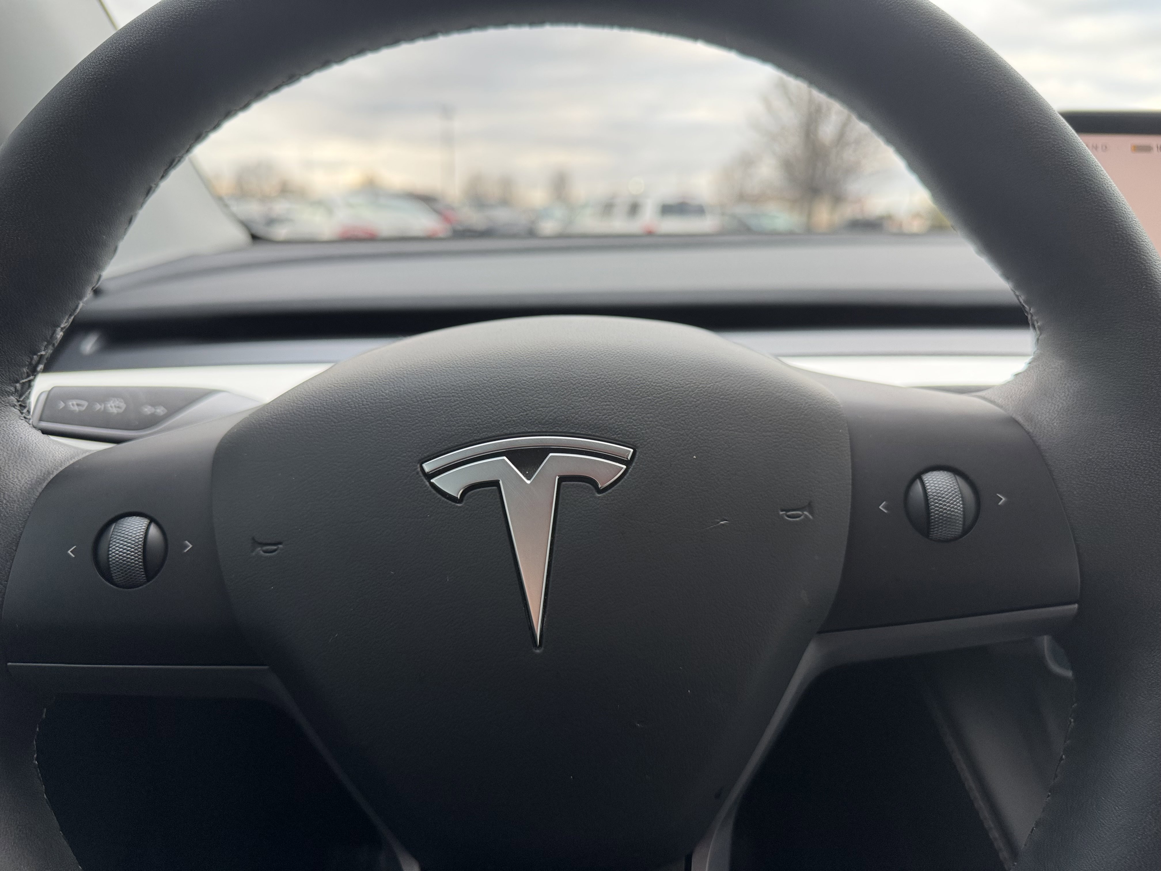 Used 2024 Tesla Model Y Long Range AWD/4WD image 28