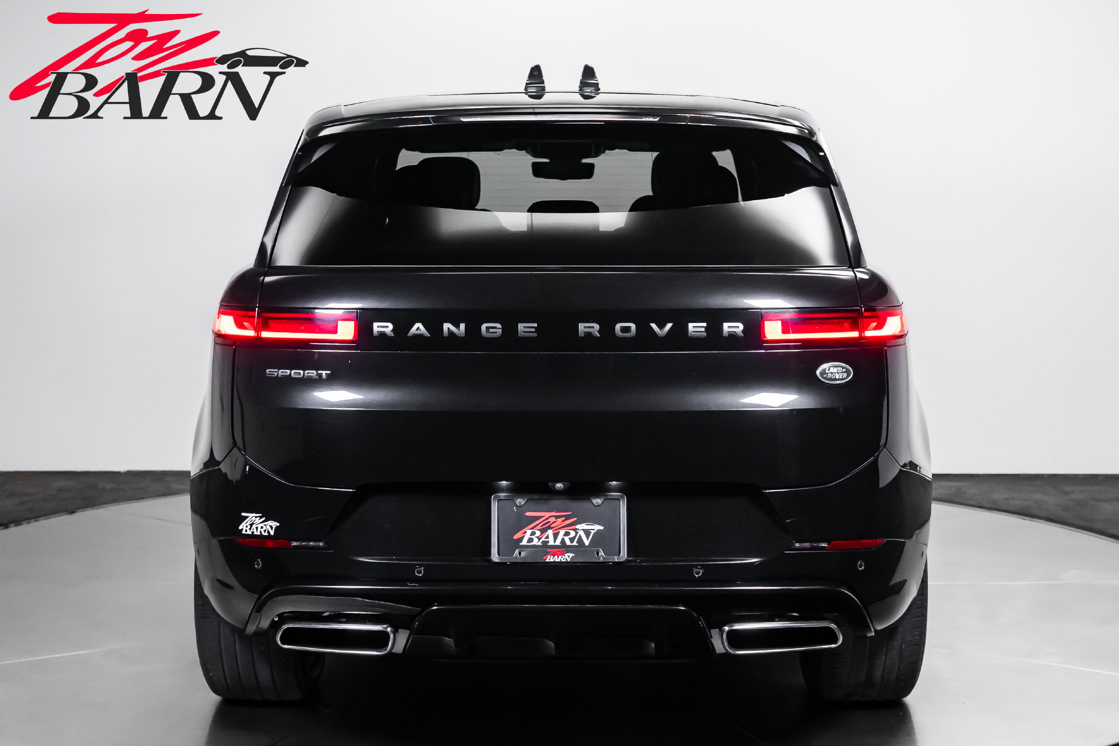 Used 2023 Land Rover Range Rover Sport SE Dynamic AWD/4WD image 4