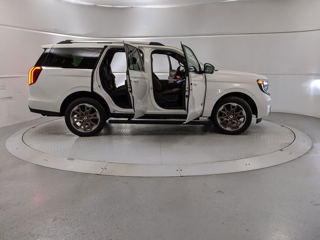New 2025 Ford Expedition King Ranch image 8