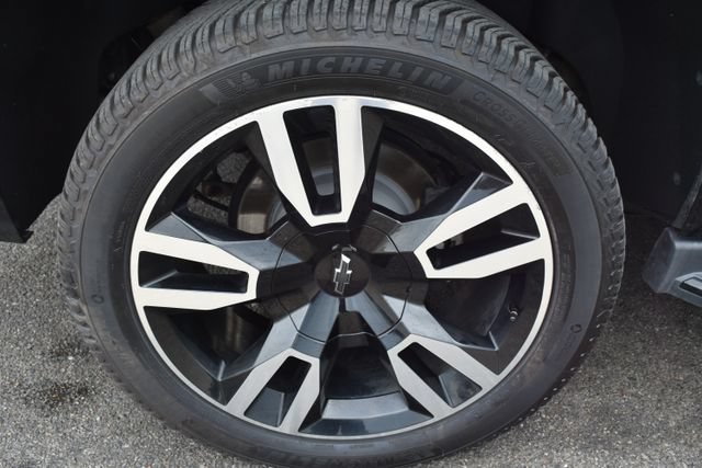 Used 2019 Chevrolet Tahoe Premier w/ RST 6.2L Performance Edition AWD/4WD image 54