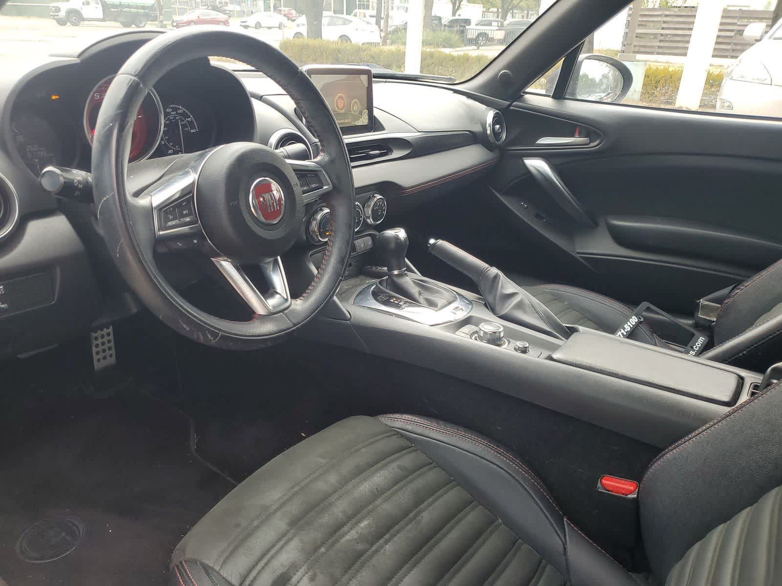 Used 2017 FIAT 124 Spider Abarth RWD image 2