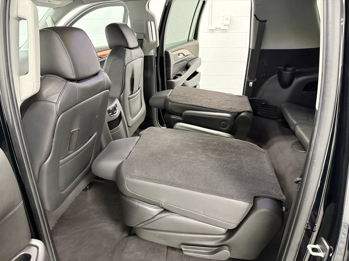 Used 2020 Cadillac Escalade ESV 4WD w/ LPO, Radiant Package image 15