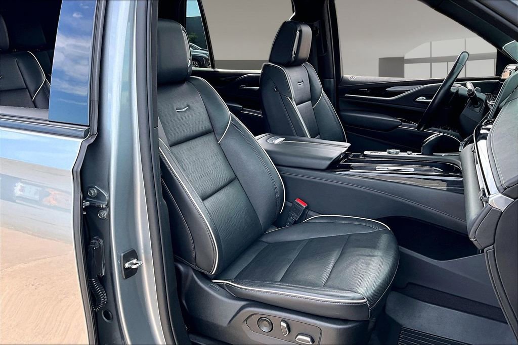 Used 2023 Cadillac Escalade Sport w/ Touring Package AWD/4WD image 7