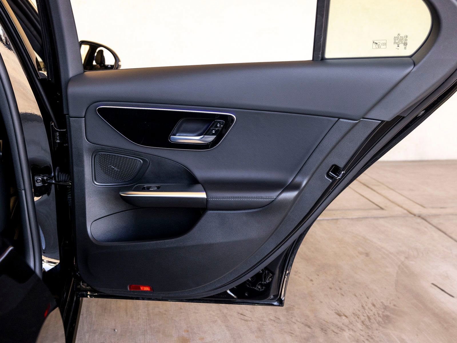 Used 2025 Mercedes-Benz C 300 Sedan image 27