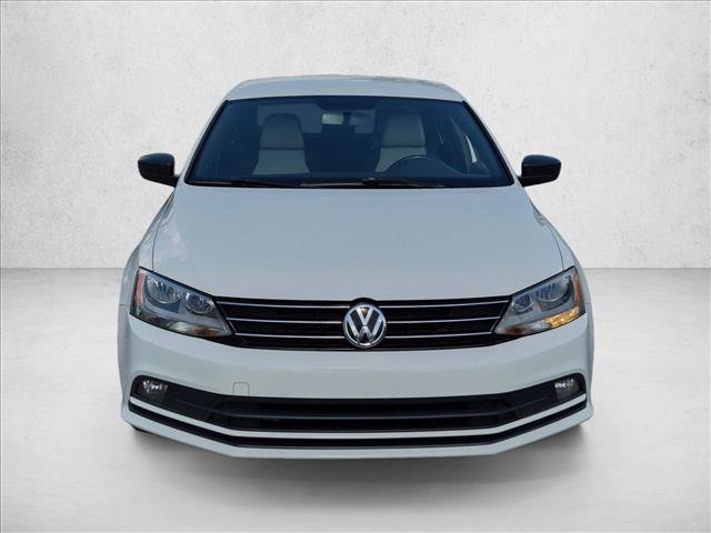 Used 2015 Volkswagen Jetta Sport FWD image 2