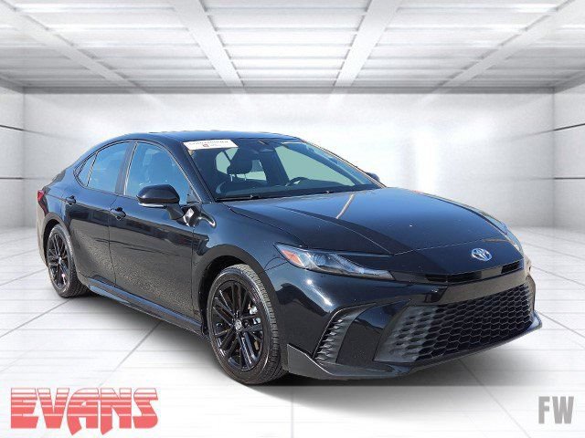 Certified 2025 Toyota Camry SE FWD image 1