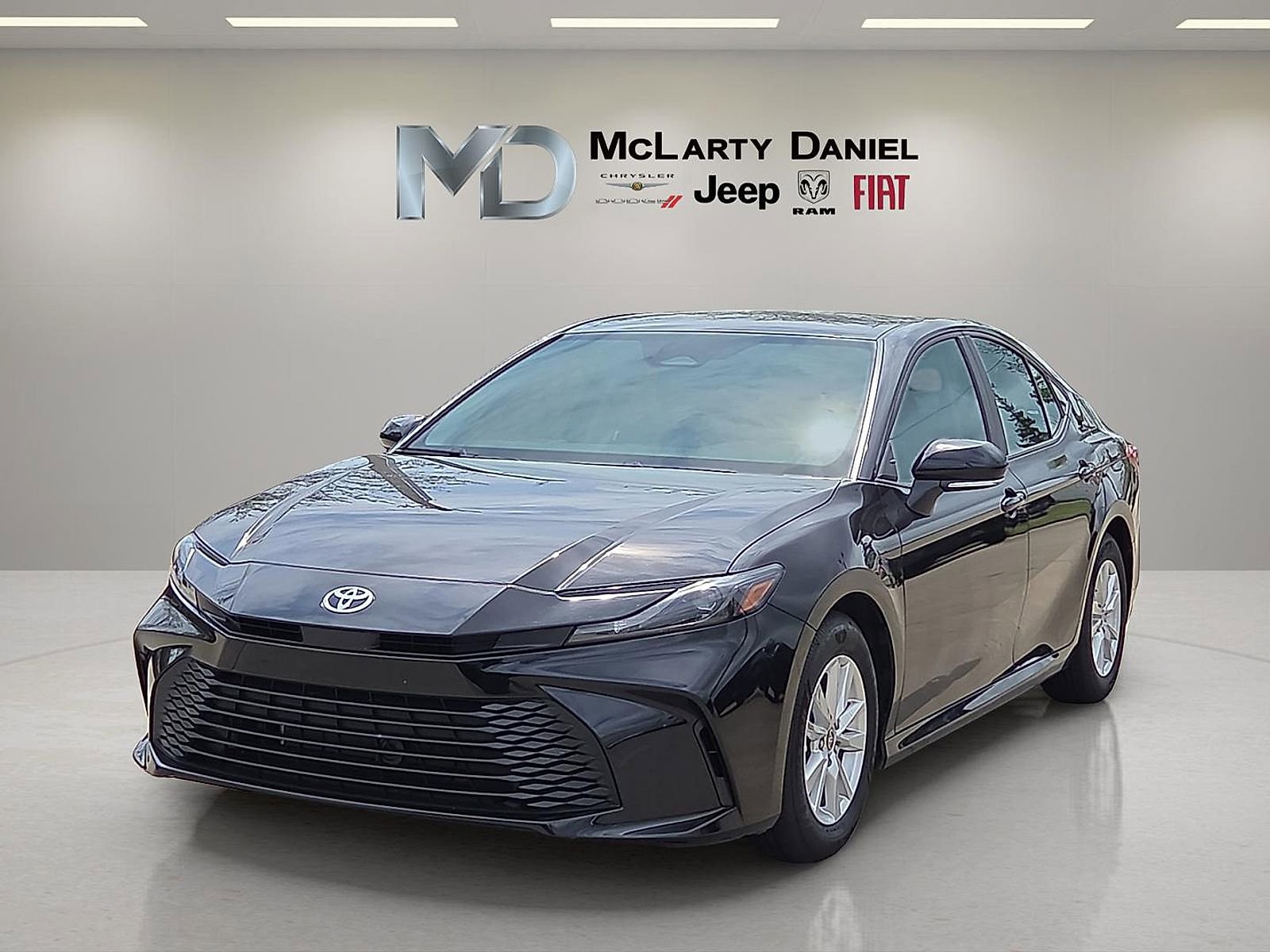 Used 2026 Toyota Camry LE image 2