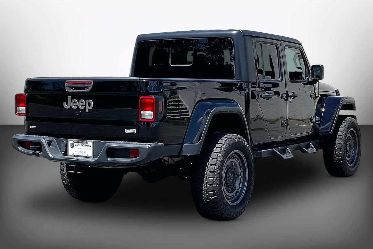 Used 2023 Jeep Gladiator Overland AWD/4WD image 8
