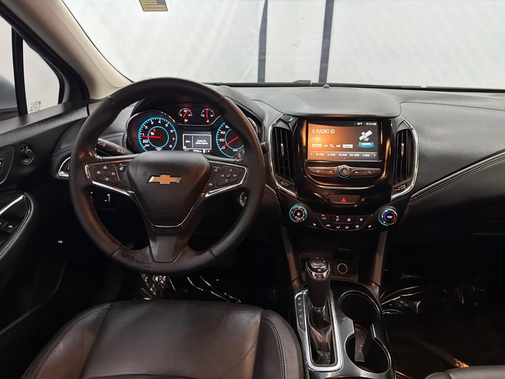 Used 2017 Chevrolet Cruze Premier FWD image 22