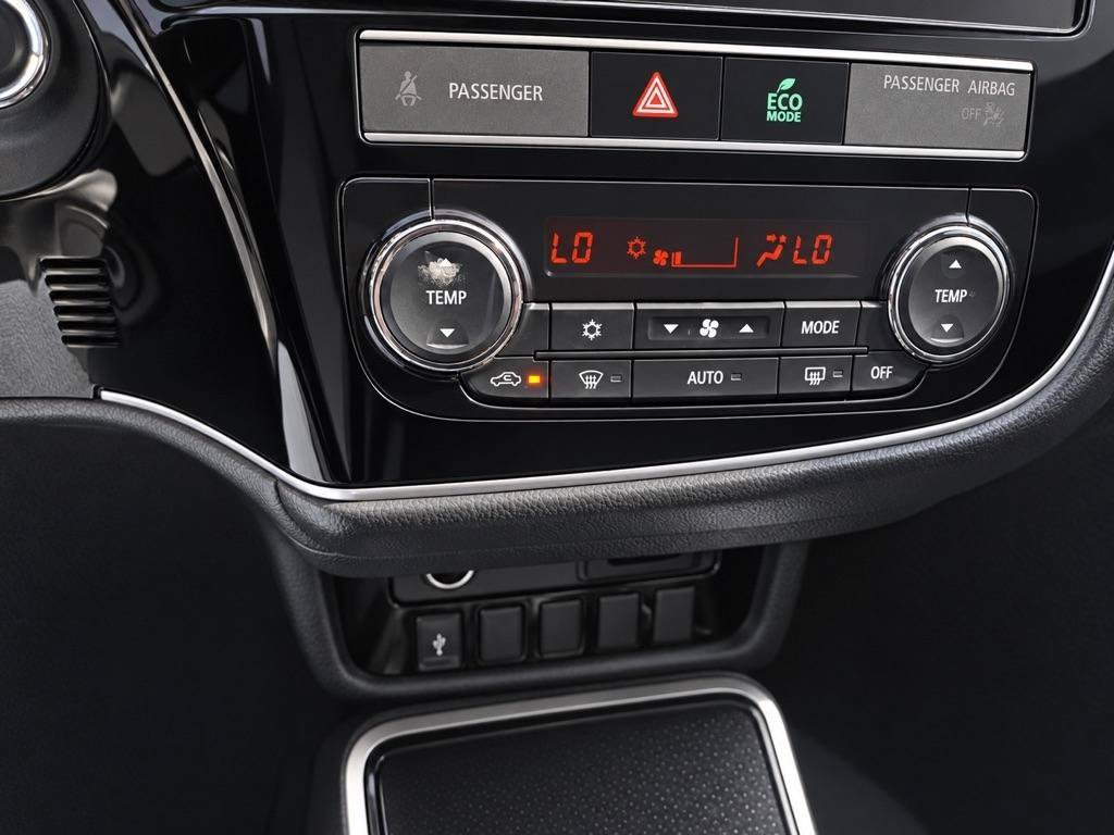 Used 2019 Mitsubishi Outlander SE AWD/4WD image 11