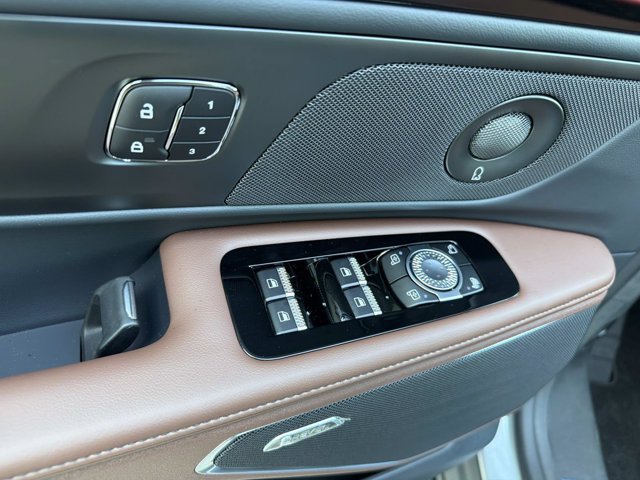 New 2026 Lincoln Nautilus Reserve w/ Jet Appearance Package AWD/4WD image 10