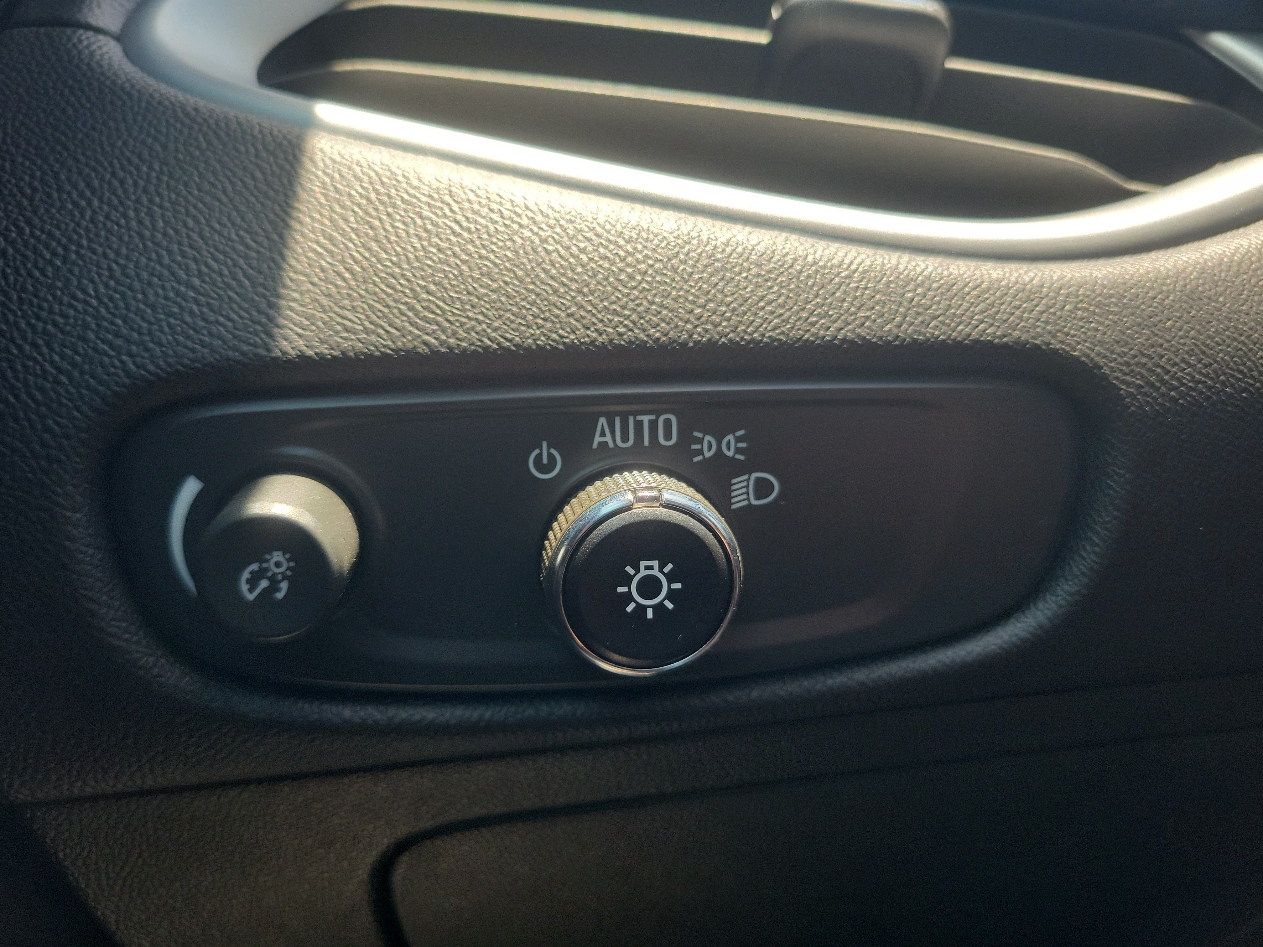 Used 2024 Chevrolet Malibu LT FWD image 29