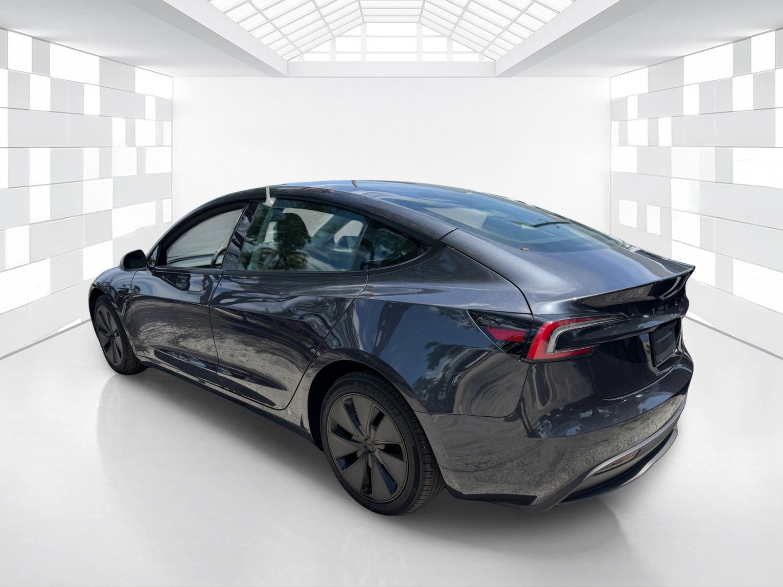 Used 2024 Tesla Model 3 Standard Range RWD image 5