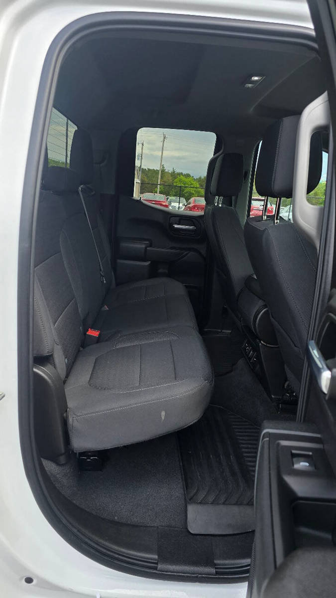 Used 2021 Chevrolet Silverado 1500 LT AWD/4WD image 11