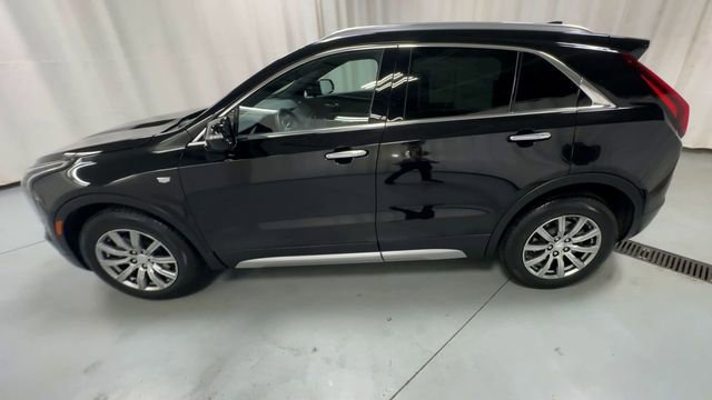 Used 2022 Cadillac XT4 Premium Luxury w/ Technology Package AWD/4WD image 5