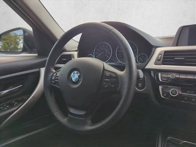 Used 2018 BMW 320i Sedan w/ Convenience Package image 29