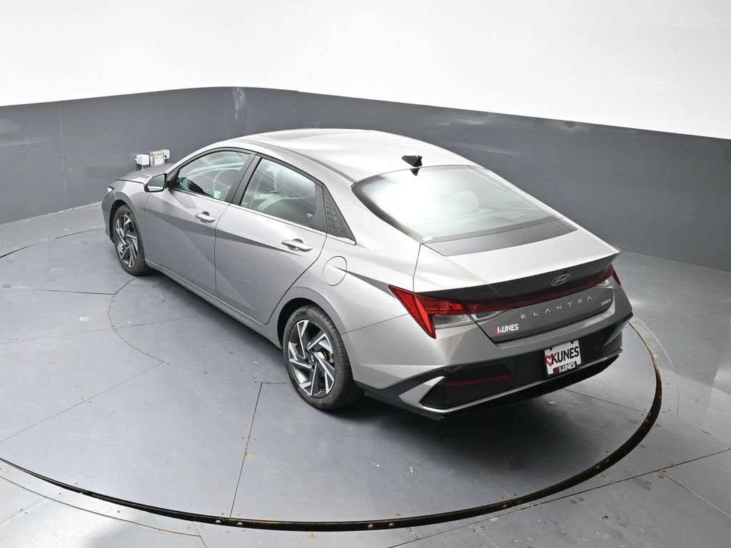 Used 2024 Hyundai Elantra Limited FWD image 48