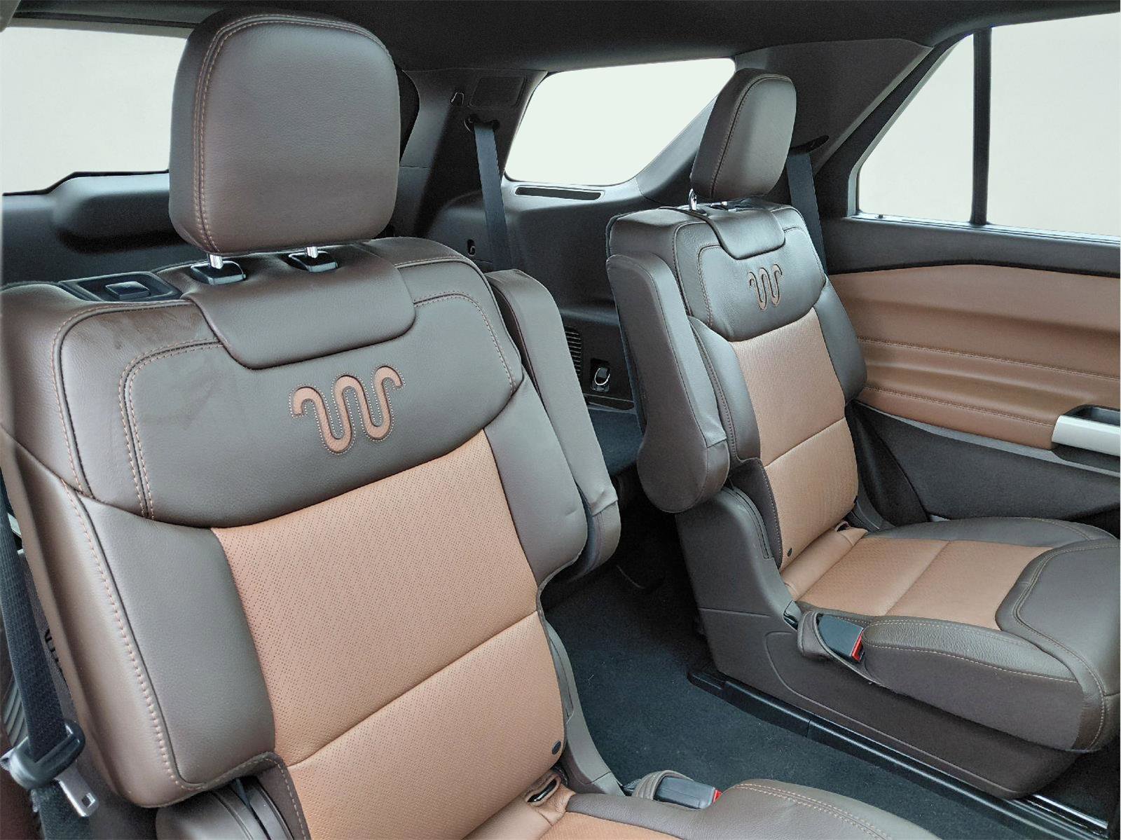 Used 2022 Ford Explorer King Ranch w/ Premium Technology Package image 15