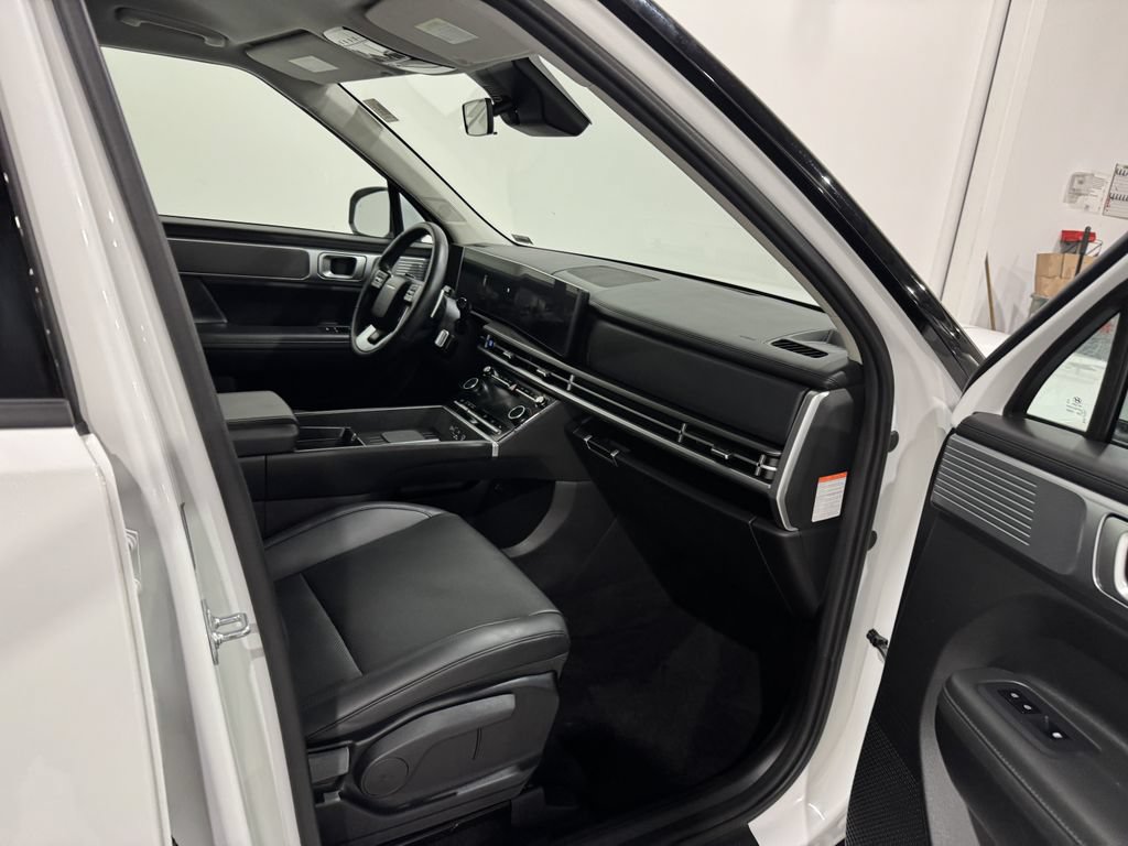 Used 2025 Hyundai Santa Fe SEL FWD image 23
