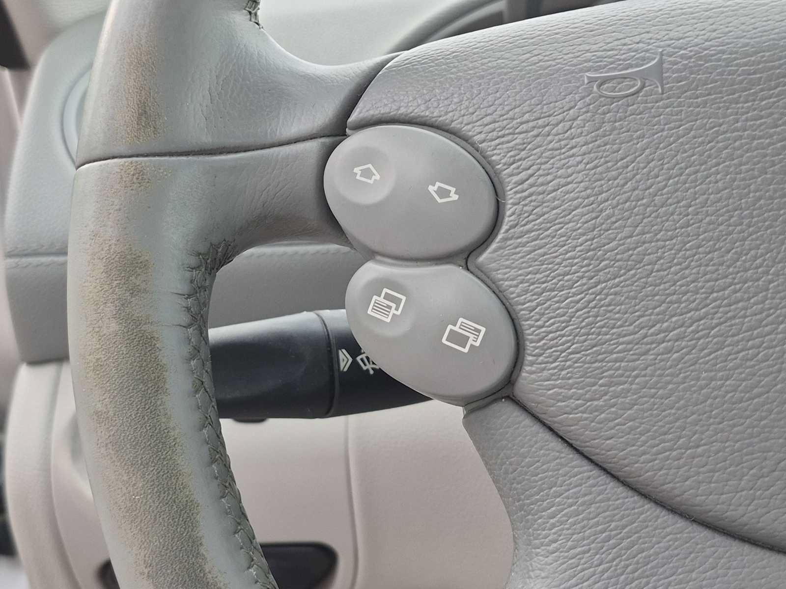 Used 2003 Mercedes-Benz SL 500 image 19