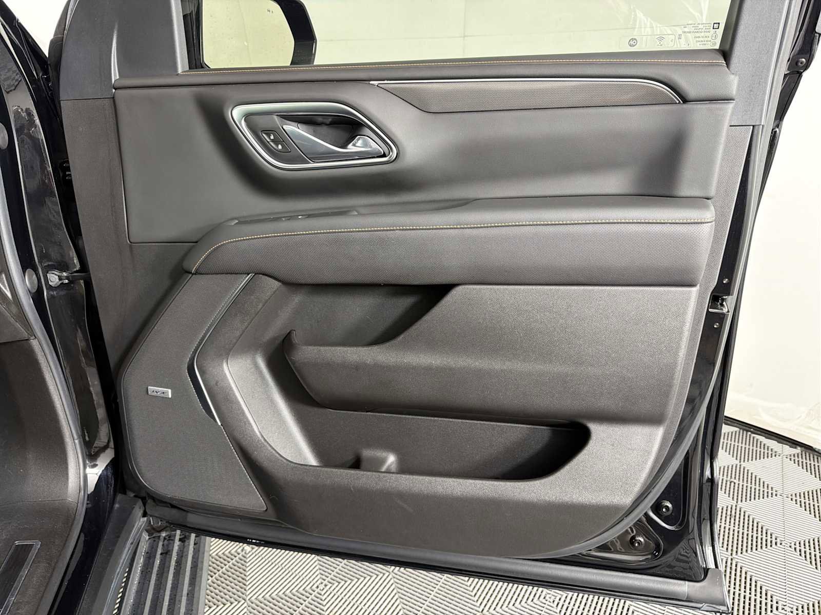 Used 2021 GMC Yukon AT4 w/ AT4 Premium Package AWD/4WD image 13