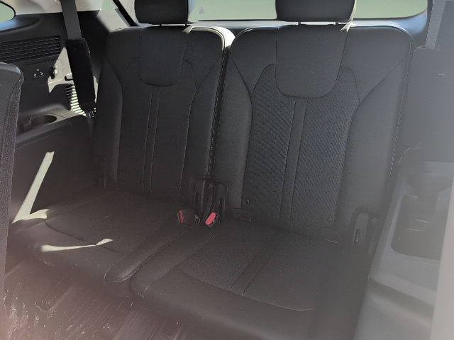 Used 2023 Kia Sorento S w/ Panoramic Sunroof Package FWD image 18