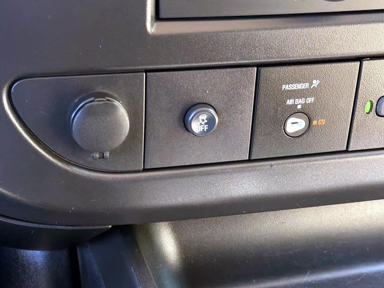 Used 2025 Chevrolet Express 2500 LT RWD image 17