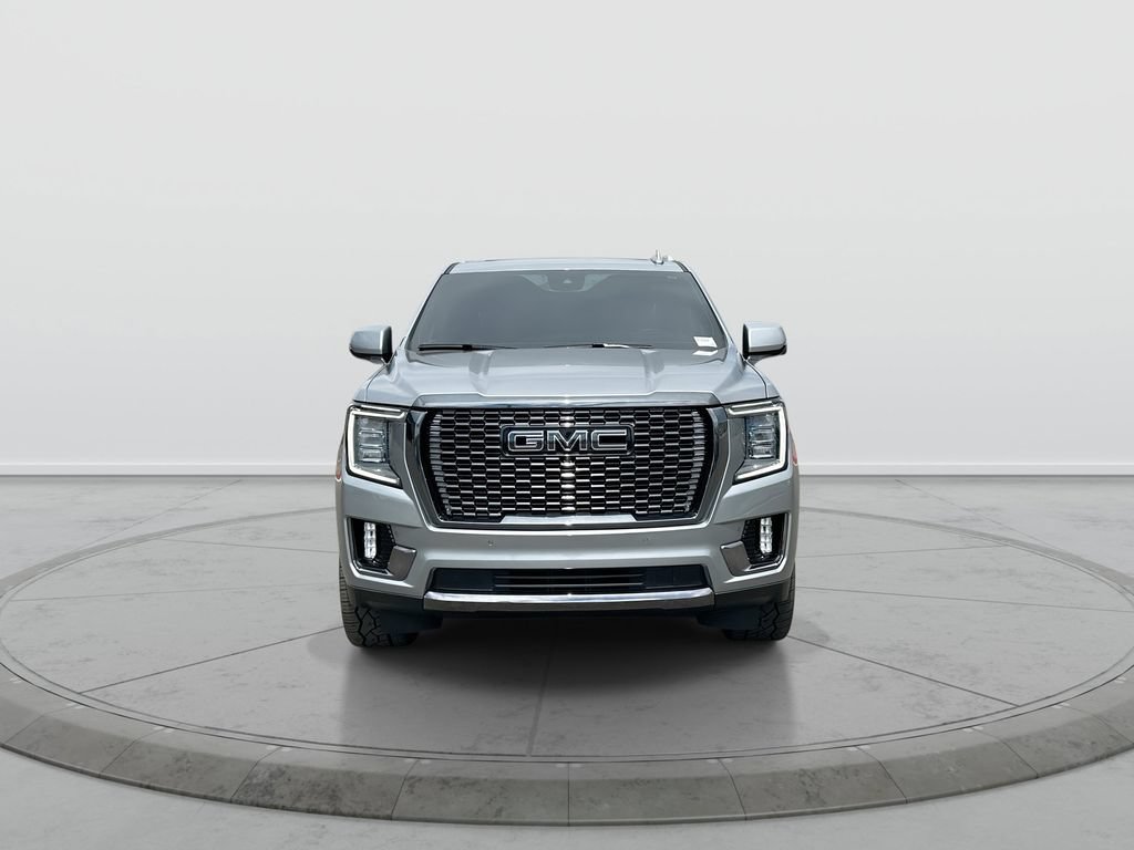 Used 2024 GMC Yukon XL Denali Ultimate AWD/4WD image 3