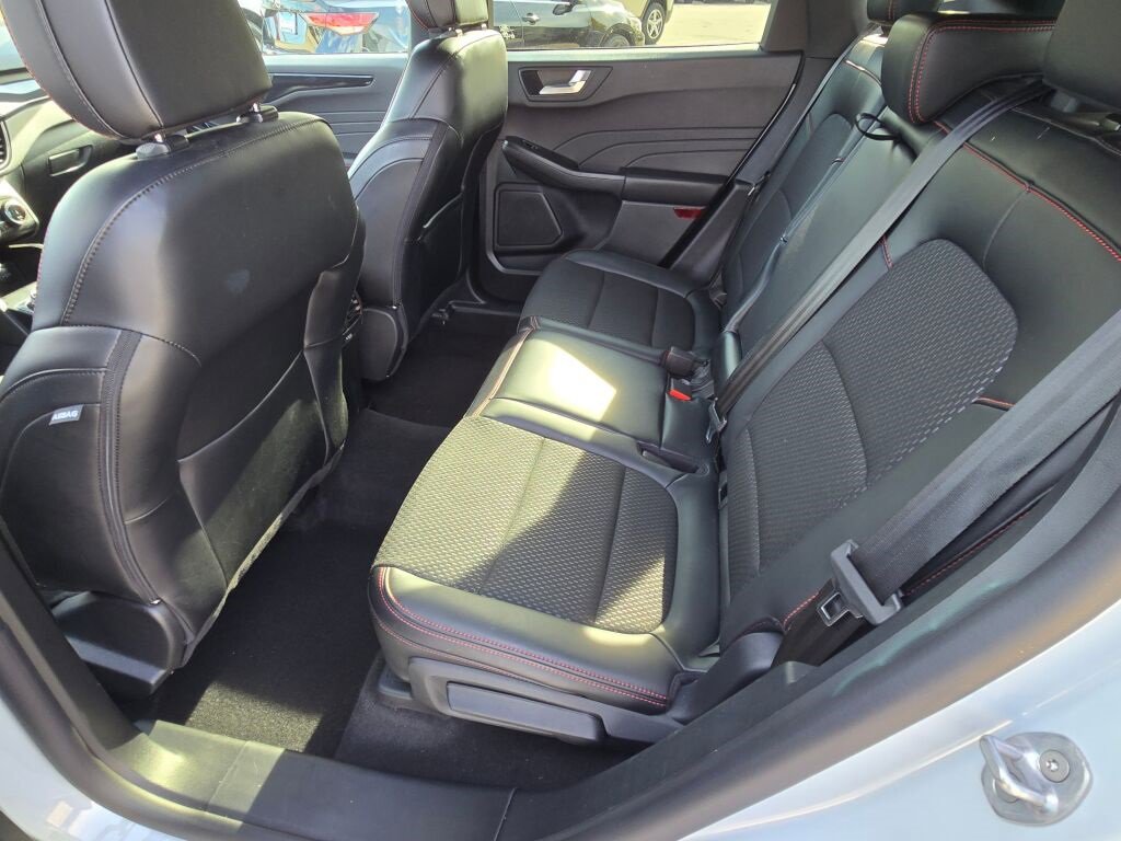 Used 2025 Ford Escape ST-Line Select image 17