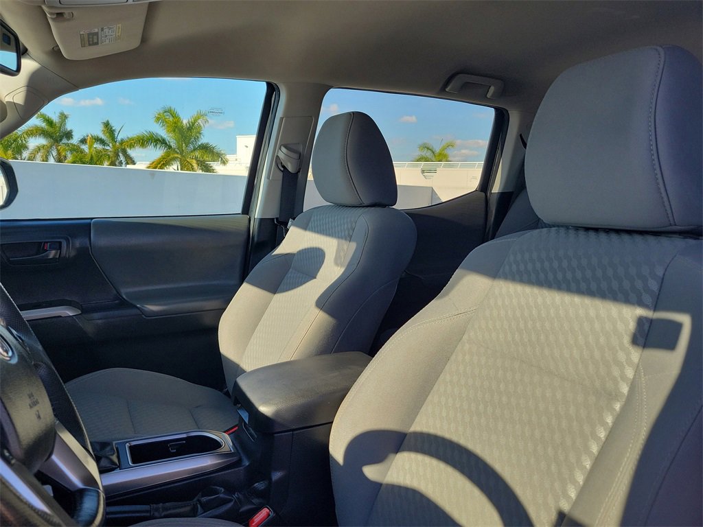 Used 2022 Toyota Tacoma SR5 w/ Technology Package image 17