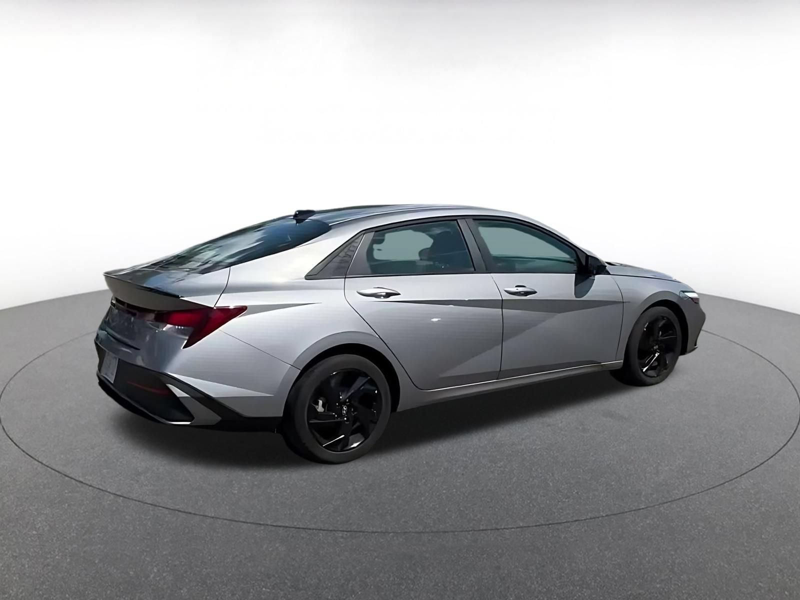 Used 2026 Hyundai Elantra Sport FWD image 6