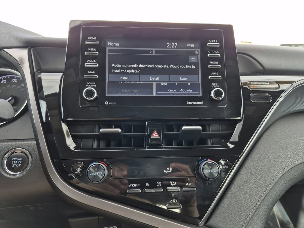 Used 2023 Toyota Camry LE image 8