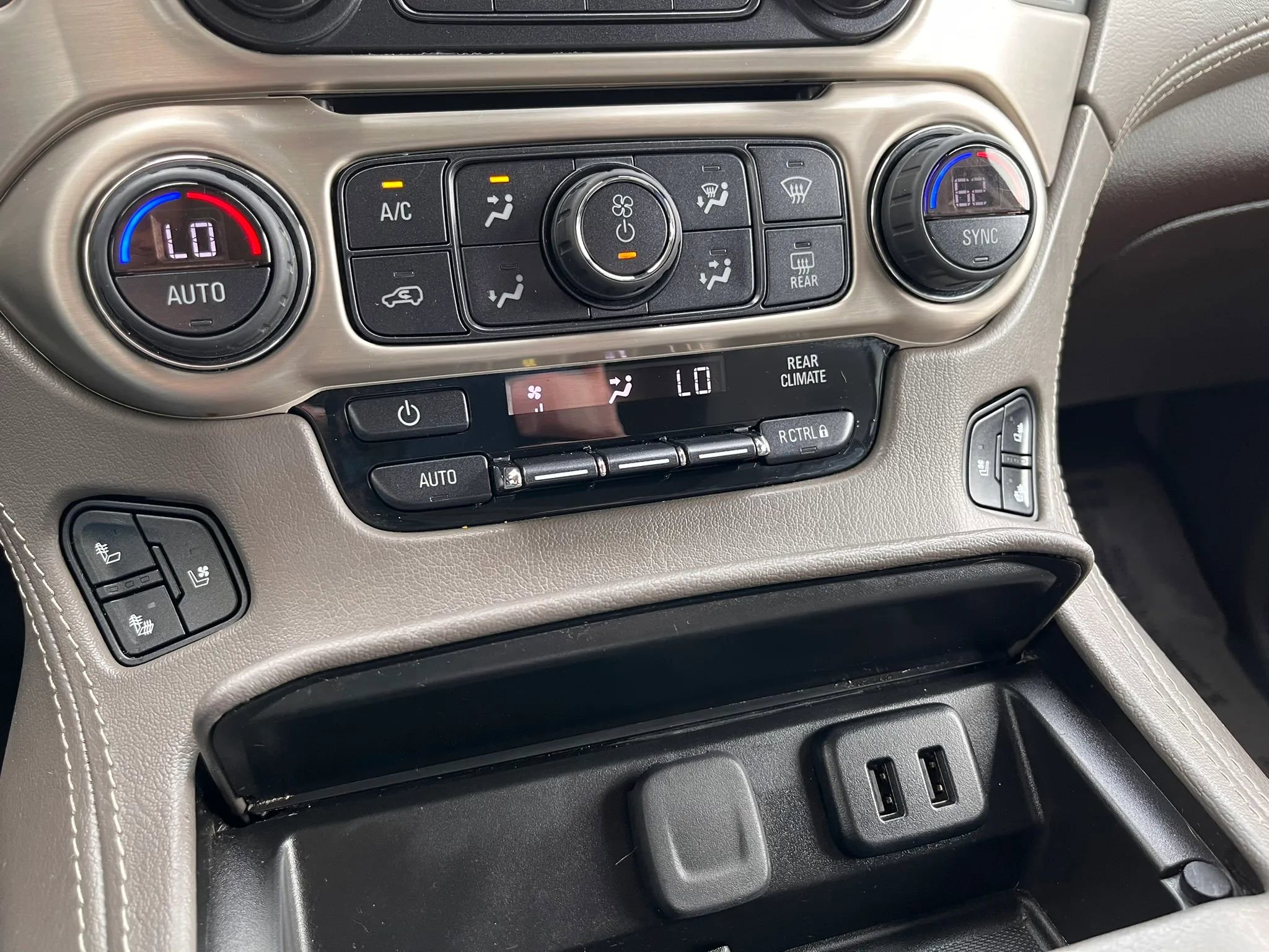 Used 2020 GMC Yukon Denali w/ Denali Ultimate Package image 34