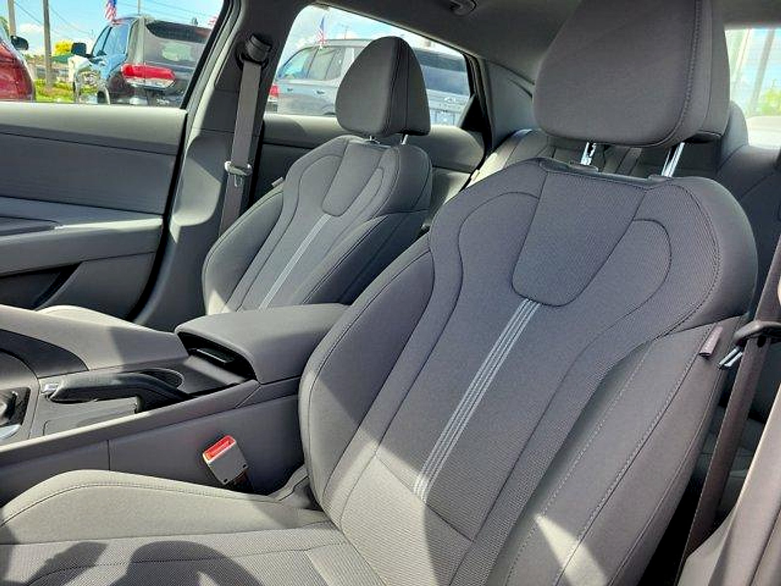 Used 2026 Hyundai Elantra SE FWD image 24
