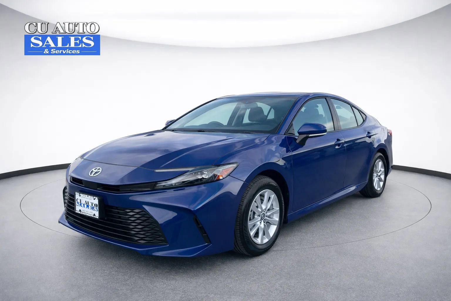 Used 2025 Toyota Camry LE image 3