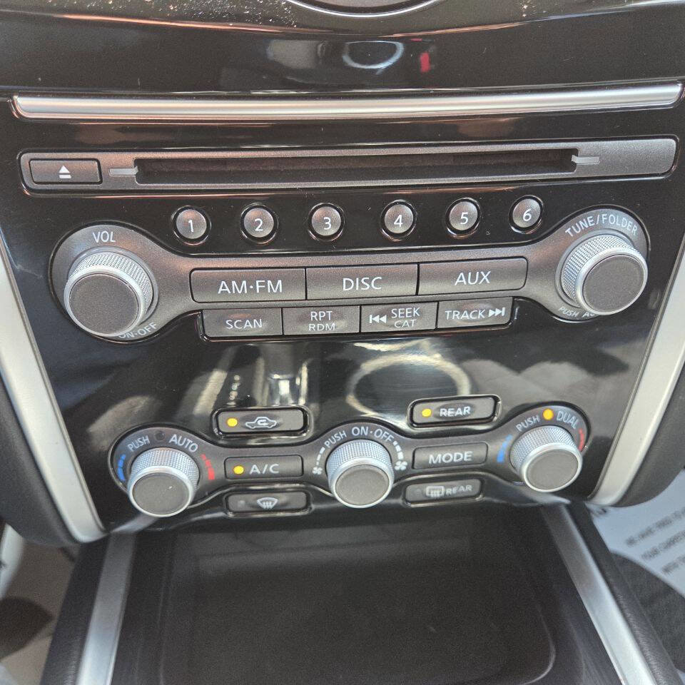 Used 2014 Nissan Pathfinder SV AWD/4WD image 23