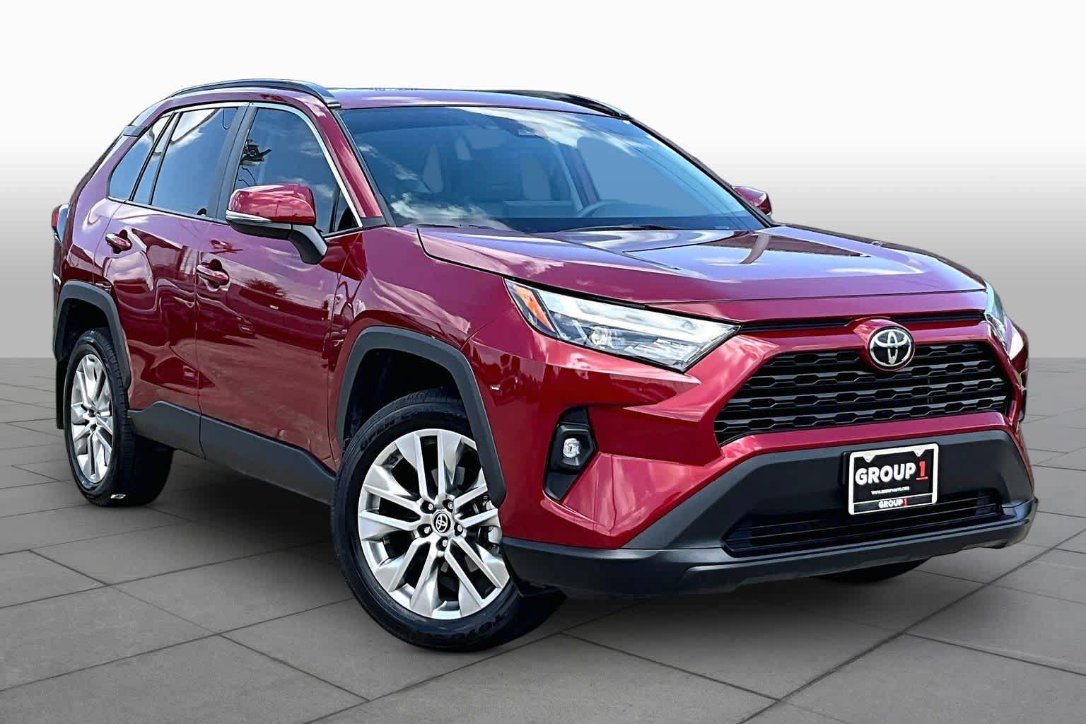 Used 2024 Toyota RAV4 XLE Premium FWD image 5