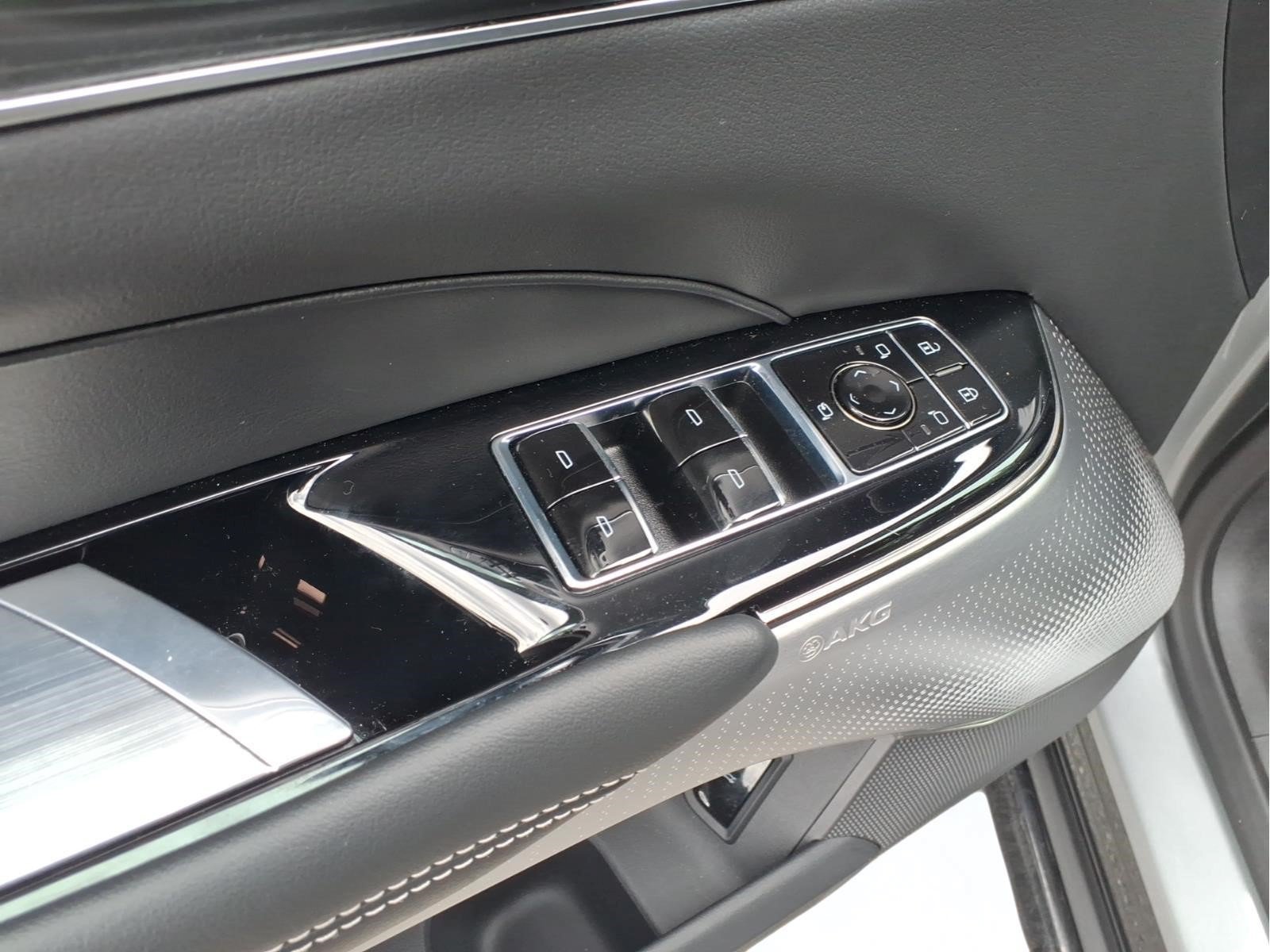 Used 2026 Cadillac Lyriq V AWD/4WD image 17