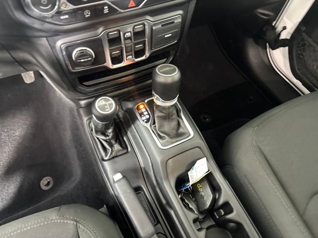 Used 2021 Jeep Gladiator Sport image 20