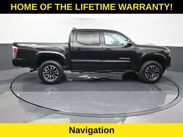 Used 2021 Toyota Tacoma TRD Sport w/ TRD Premium Sport Package AWD/4WD image 7