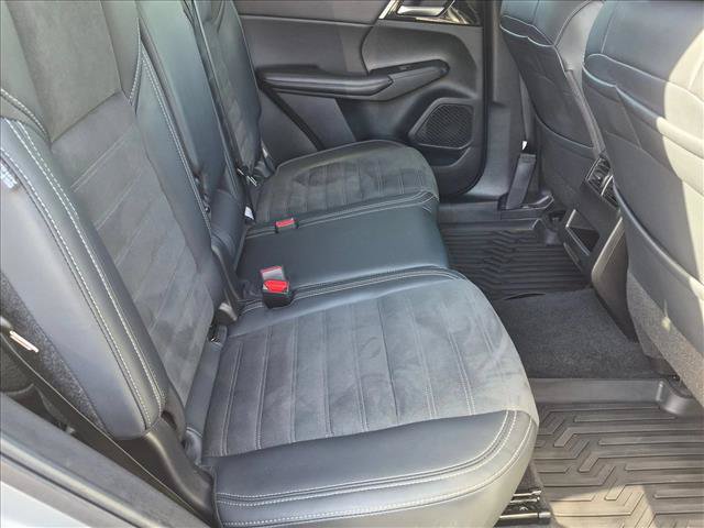 Used 2024 Mitsubishi Outlander SE FWD image 17