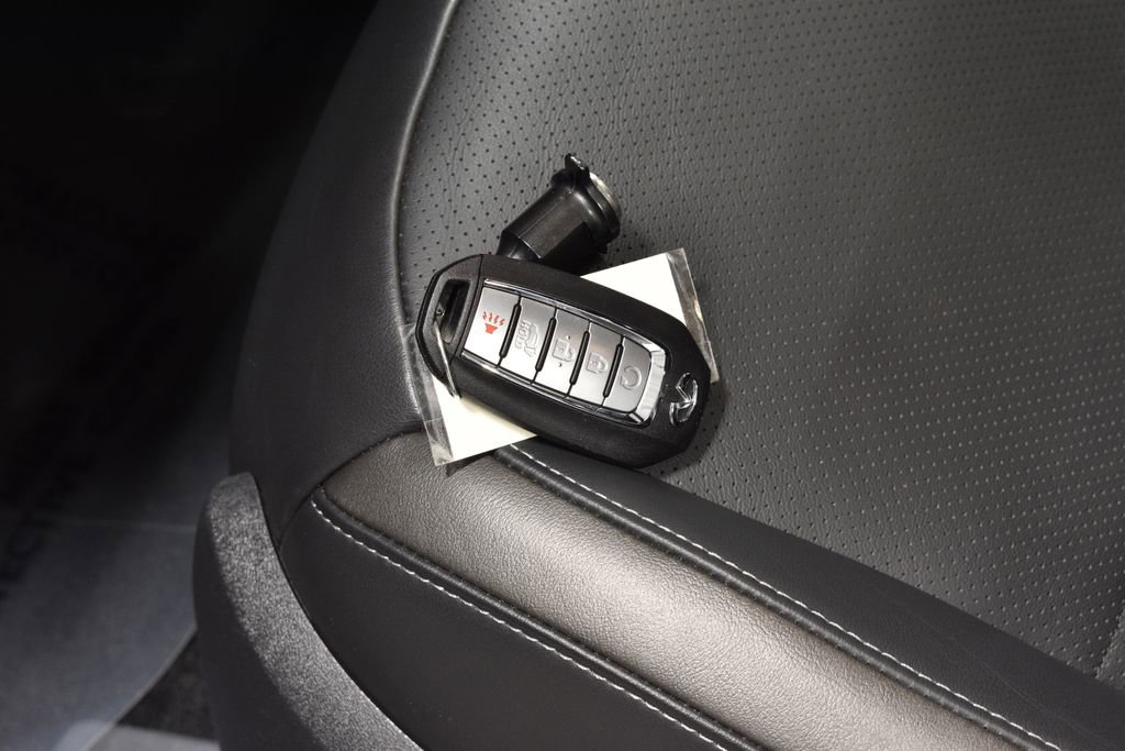 Certified 2025 INFINITI QX55 Essential w/ Accent Package image 40