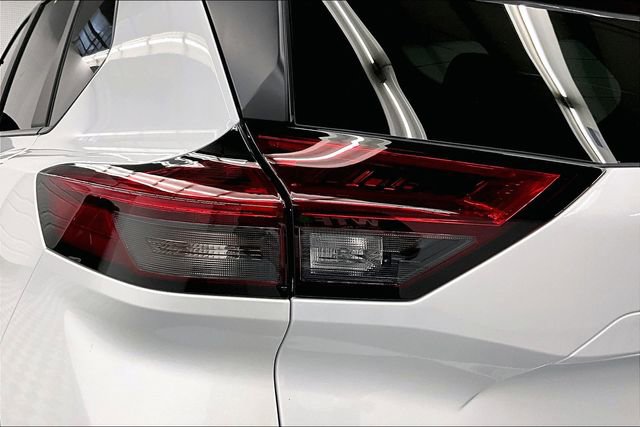 New 2025 Nissan Rogue SV image 18