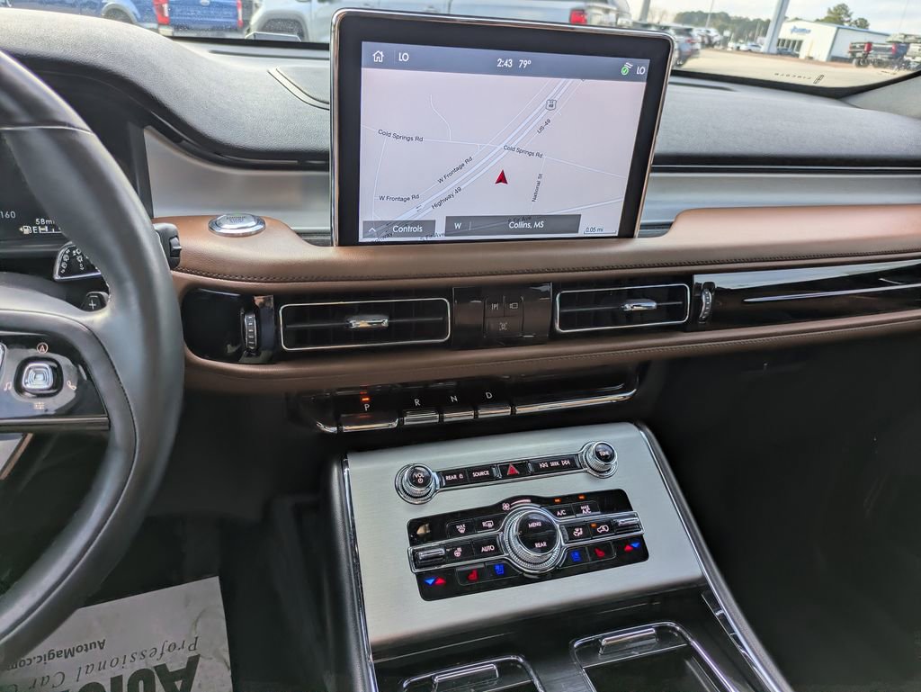 Used 2023 Lincoln Aviator Reserve w/ Equipment Group 201A image 16