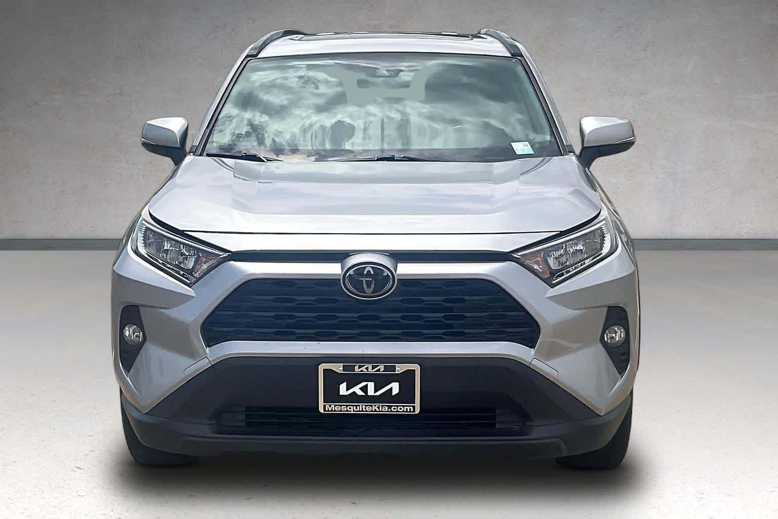 Used 2020 Toyota RAV4 XLE Premium AWD/4WD image 6