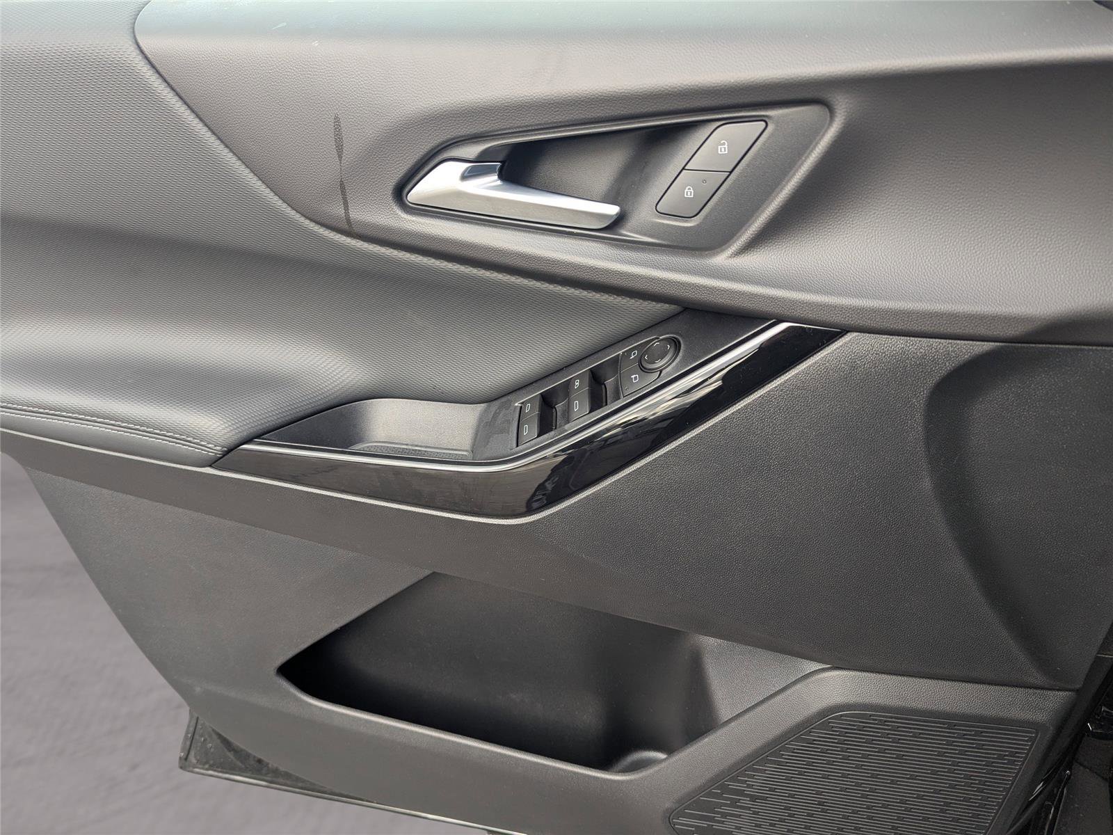 New 2026 Chevrolet Equinox LT w/ Safety and Technology Package image 19