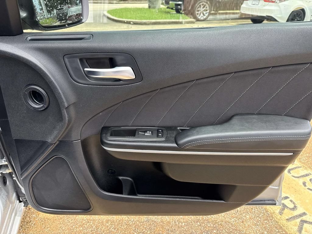 Used 2022 Dodge Charger SXT RWD image 14